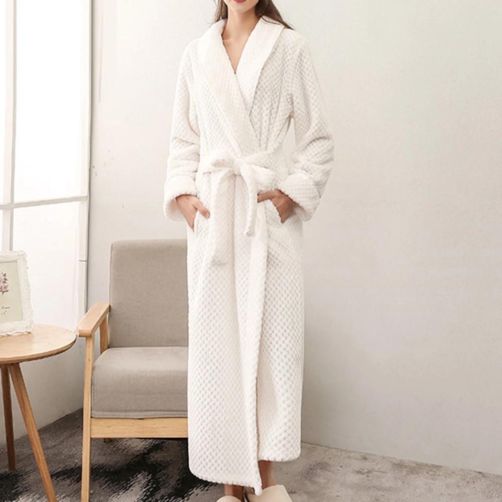 Elegant fleece badekåbe med dyb lommer