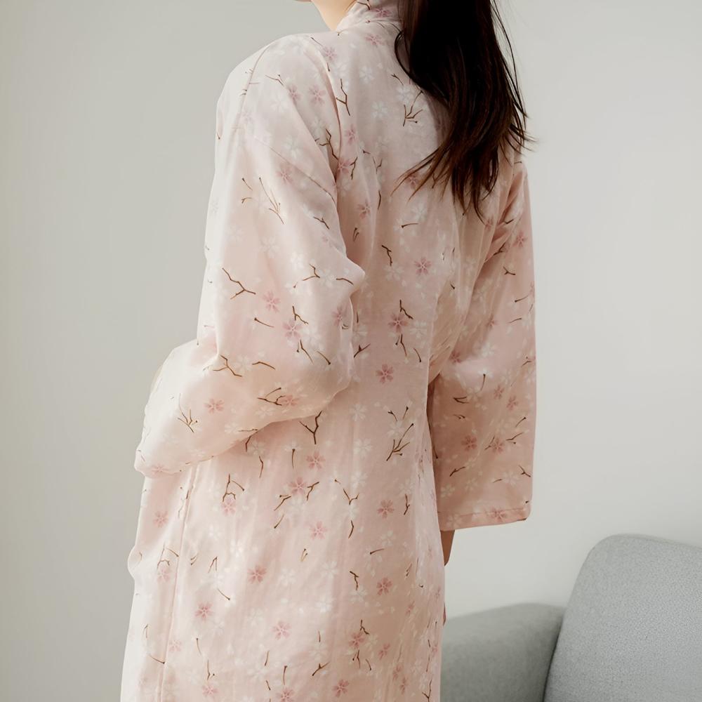 Blomstret kimono badekåbe detalje