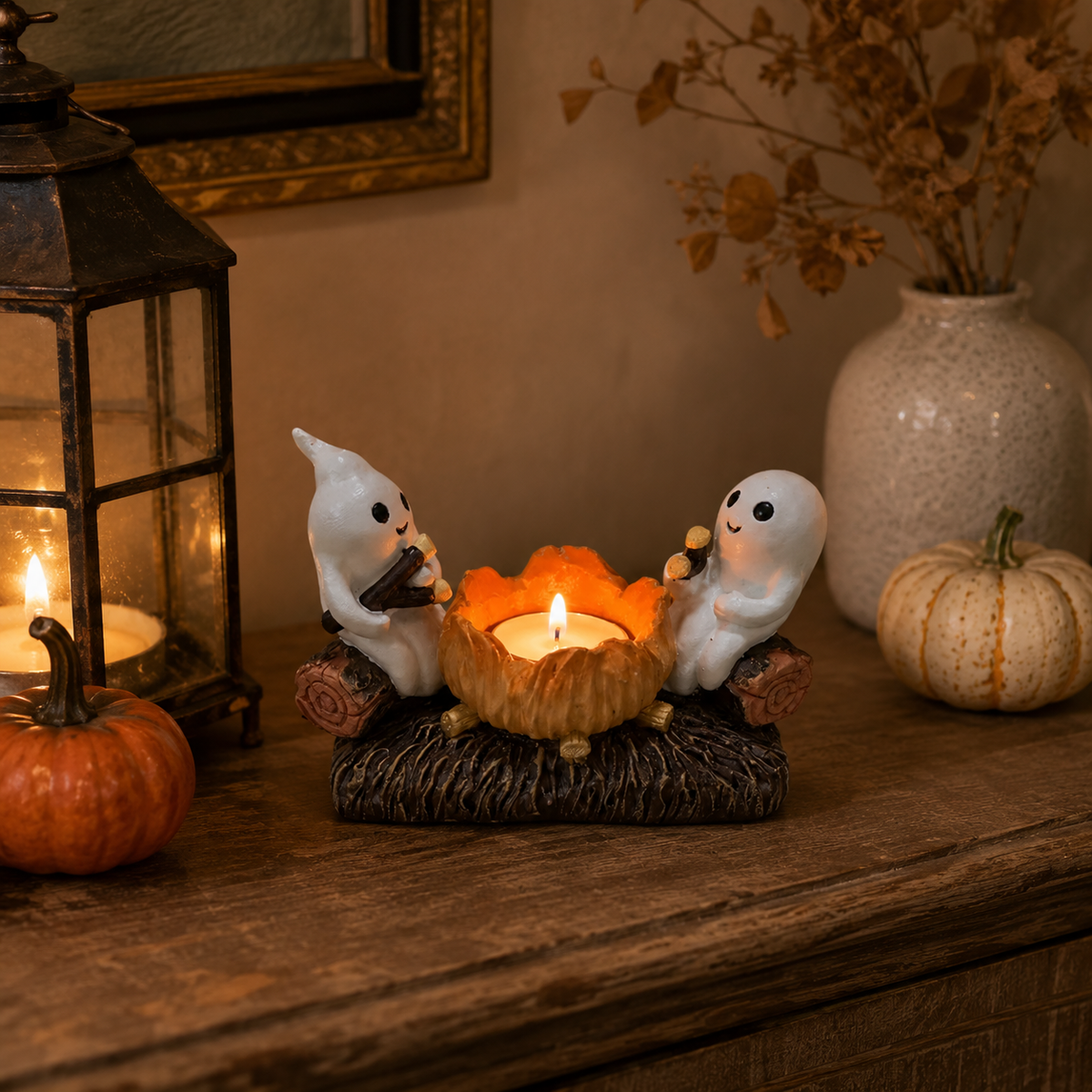 Halloween lysestage med spøgelser – kompakt bordpynt i resin