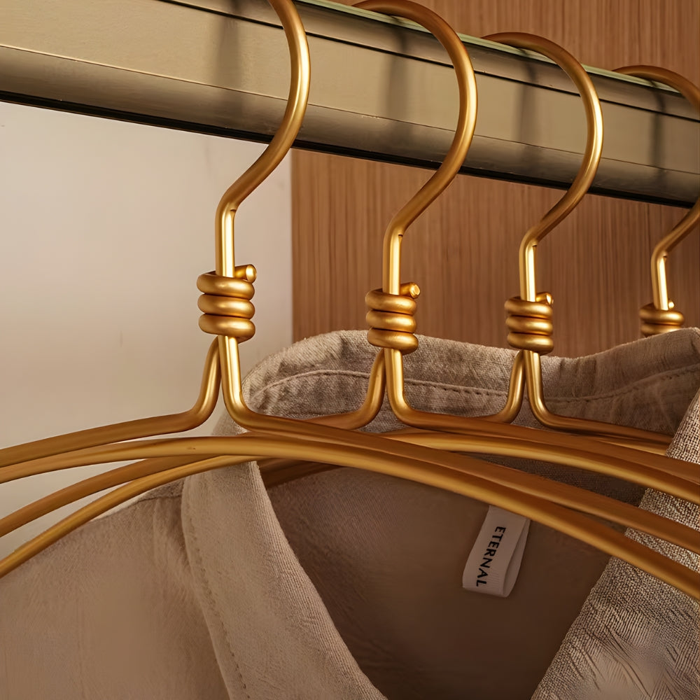Ekstra Brede Metalbøjler – Holdbare Aluminiumsbøjler til Elegant Garderobeorganisering | Perfekt Skulderstøtte 4