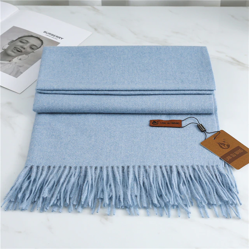 Kashmirtørklæde i himmelblå farve med blødt fald