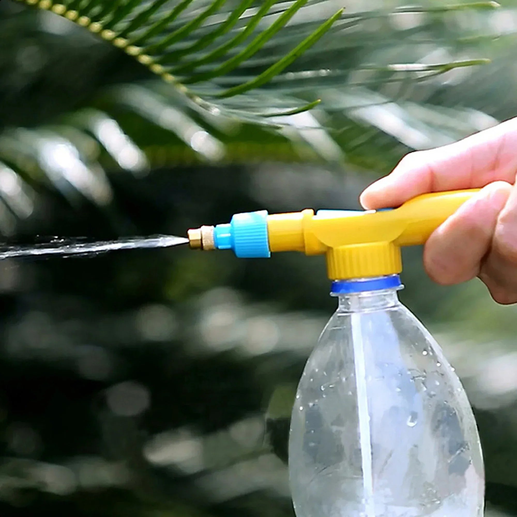 GardeSpritz Havesprinkler – Justerbar Letvægts Sprayflaske til Effektiv Vanding og Komfortabel Brug havesprinkler 1