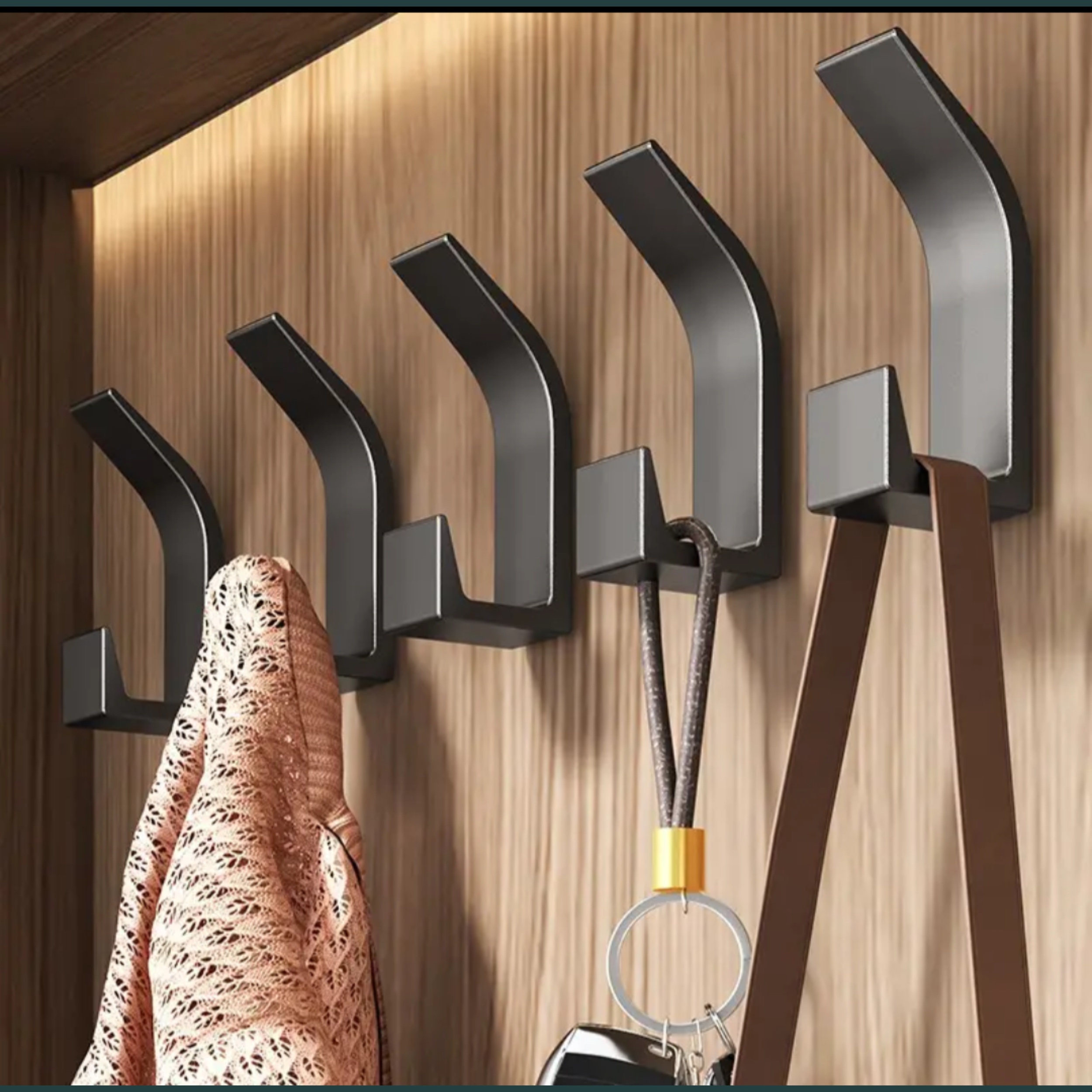 Knagerække Sæt – 5 Slagfrie Krog i Plast til Pladsbesparende Opbevaring i Moderne Design 1