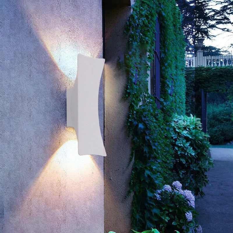 LED Facadelampe i Aluminium – Energibesparende Udendørsbelysning til Moderne Havestil med Minimalistisk Design 0