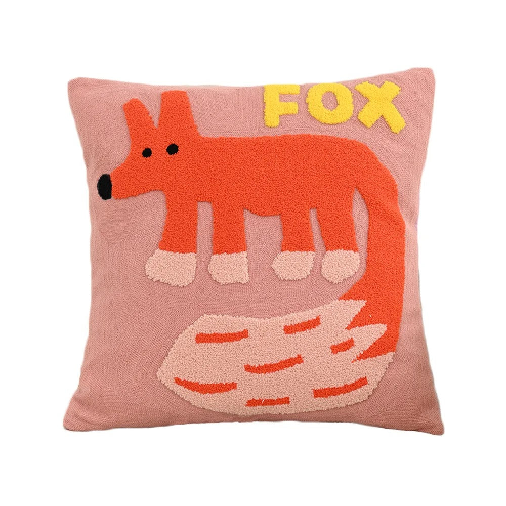 Broderet pudebetræk med dyremotiv i skandinavisk stil – 45x45 cm