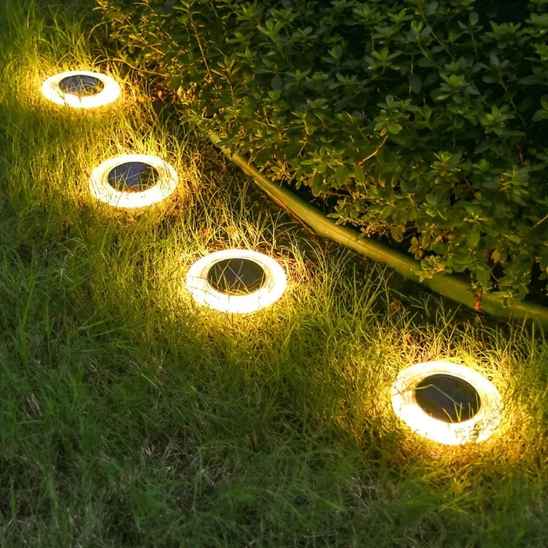 Havelampe med solcelle og jordspyd til nem installation