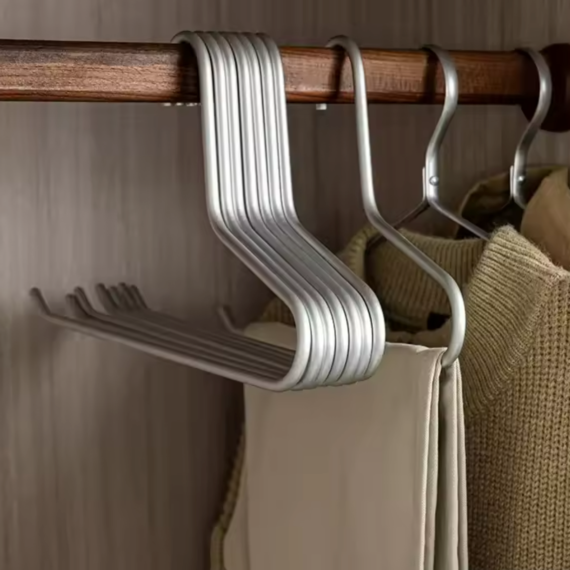 Metal Bøjler – Holdbare Tøjbøjler i Aluminium til Elegant Garderobeorganisering | Sæt med 5 Stk. 5