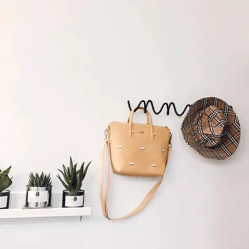 Metal Vægkrog – Minimalistisk Opbevaring til Jakker og Tasker | Elegant Design til Dit Hjem 3