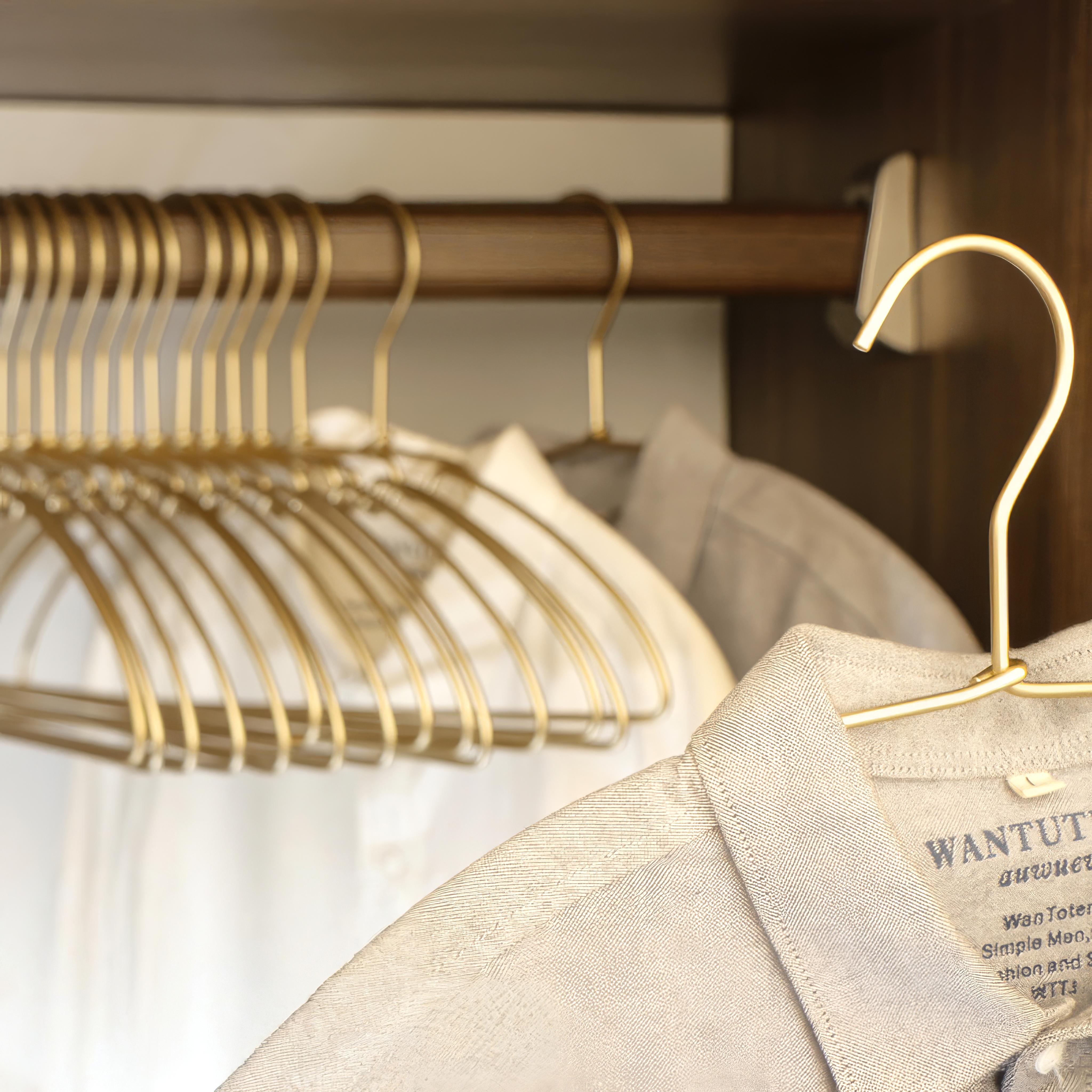 Sømløse Metal Tøjbøjler – Stilfuld Organisering til Garderobe, Sæt med 5 Stk. 4