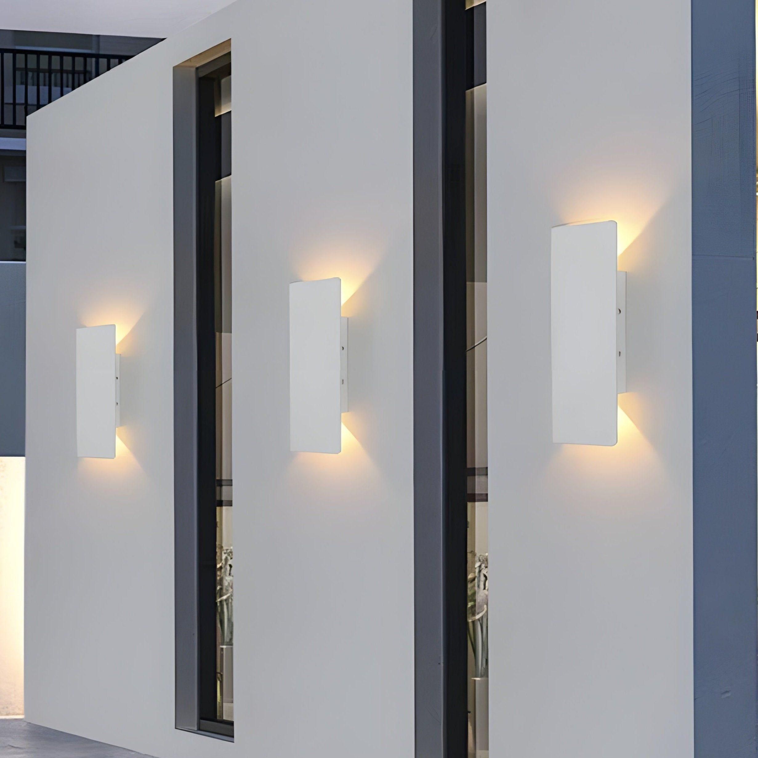 Elegant Weather-Resistant LED Wall Light for Outdoor Spaces