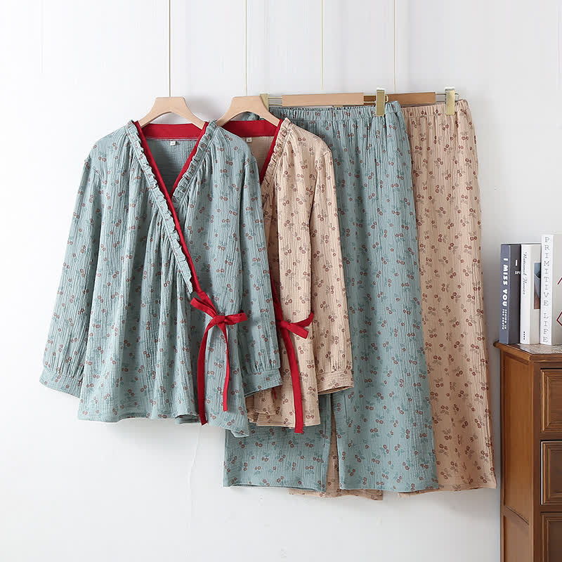 Kimono pyjamassæt i blød bomuld med blomsterprint – forfra