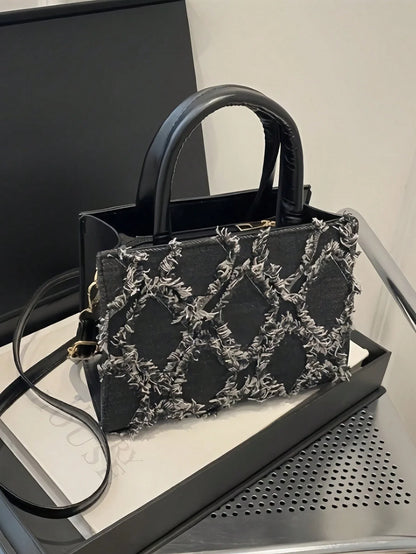 Pink crossbody taske dame – indvendigt rum vist åbent