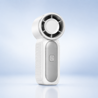 Nærbillede af USB-C opladningsstik på mini ventilator