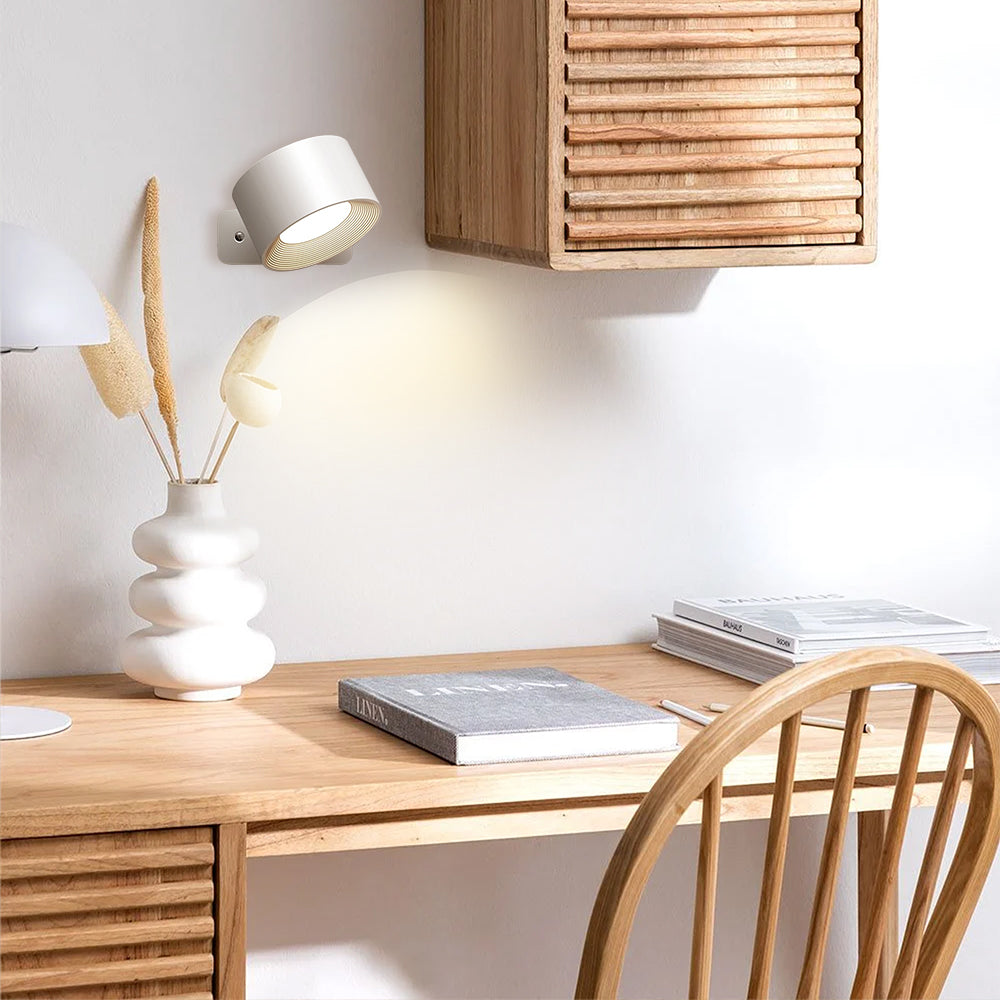 Drejelig væglampe i sort med minimalistisk design