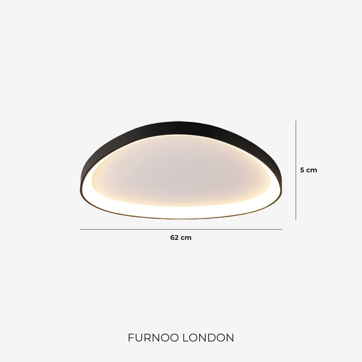 Hvid loftlampe i minimalistisk stue med træmøbler