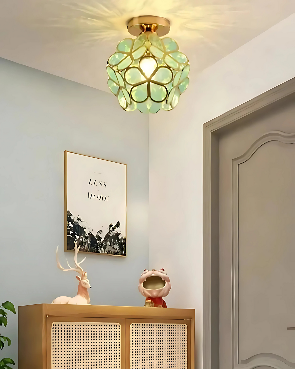 Loftlampe med blomsterdesign – samlet produktvisning rosa version