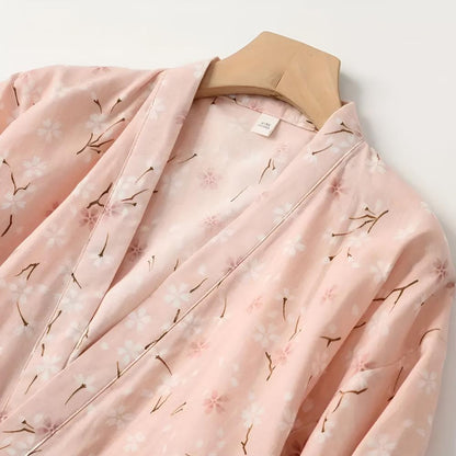 Yukata-stil badekåbe med sakura-print