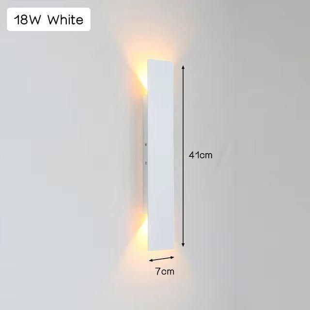 Elegant Weather-Resistant LED Wall Light for Outdoor Spaces