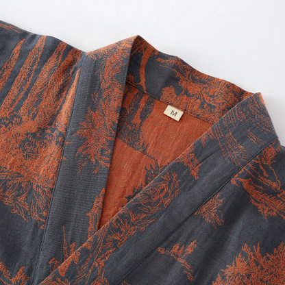 Elegant kimono badekåbe med naturinspireret design