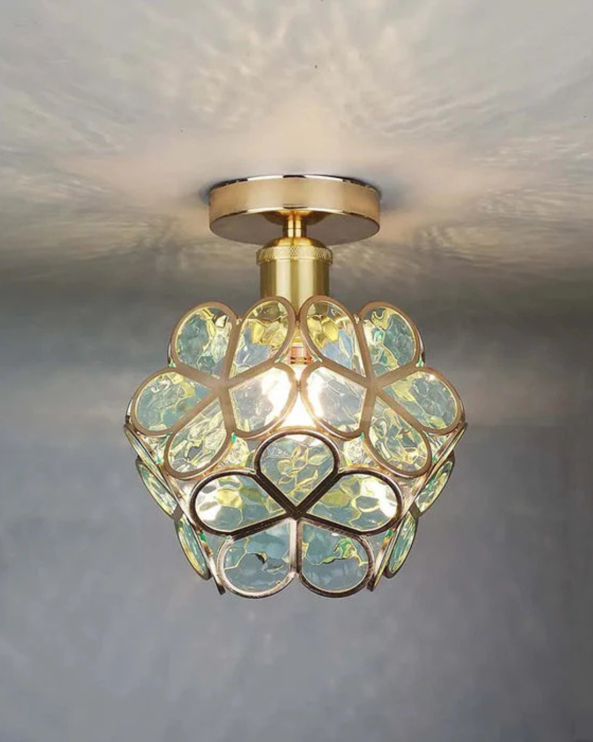 Loftlampe med blomsterdesign – samlet produktvisning transparent version