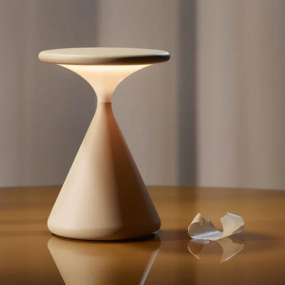 Trådløs dæmpbar LED-lampe i sort – minimalistisk indretning