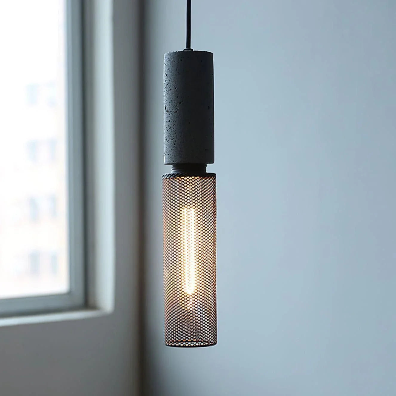 Akselund Pendellampe – Nordisk Vintage Loftlampe i Cement og Metal - Lioren