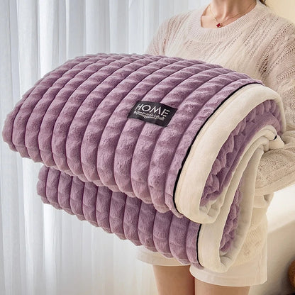 Blødt tæppe i dobbeltlags fleece – pakket og klar til levering