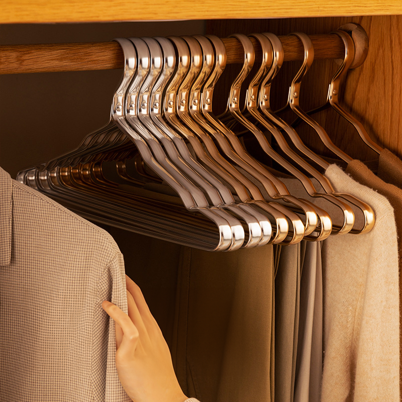 Elegant Metal Tøjbøjler – Holdbare Opbevaringsløsninger til Garderobe | 5 Stk. i Høj Kvalitet 2