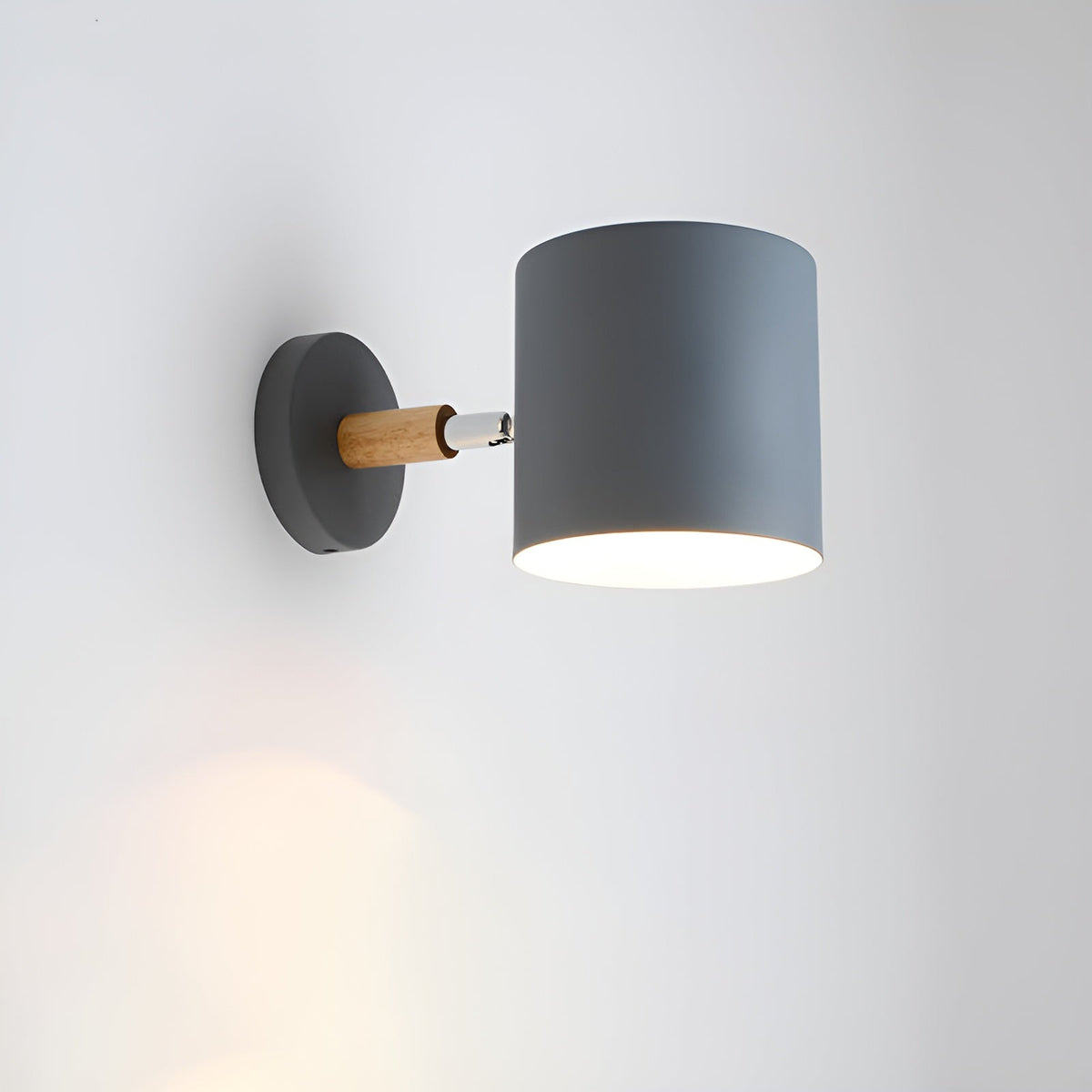Væglampe set fra siden med 90 graders justering