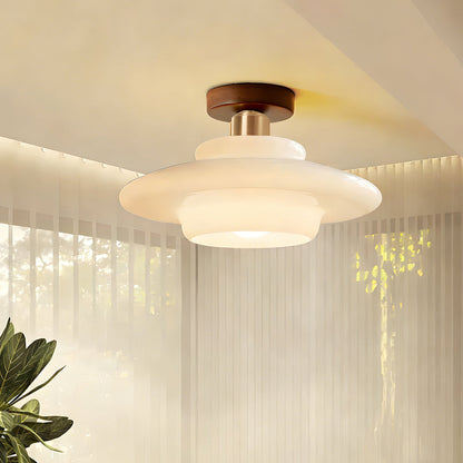 Loftlampe tændt – varmt hvidt lys uden flimren