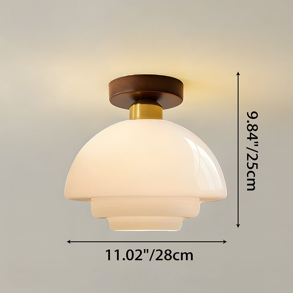 Loftlampe i Japandi-inspireret stue med naturlige materialer