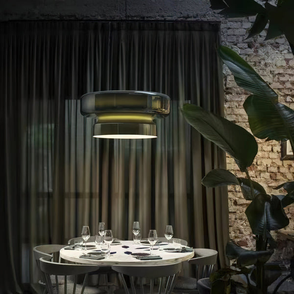 Sort pendellampe i mundblæst glas – moderne designerlampe