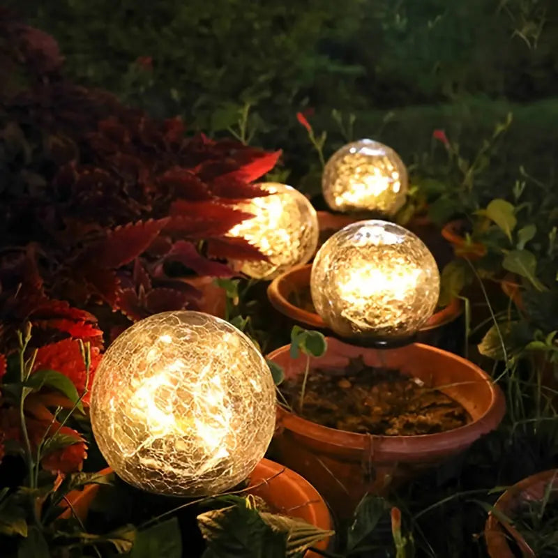 Solcellelampe kugle til have og terrasse – stemningsfuldt lys