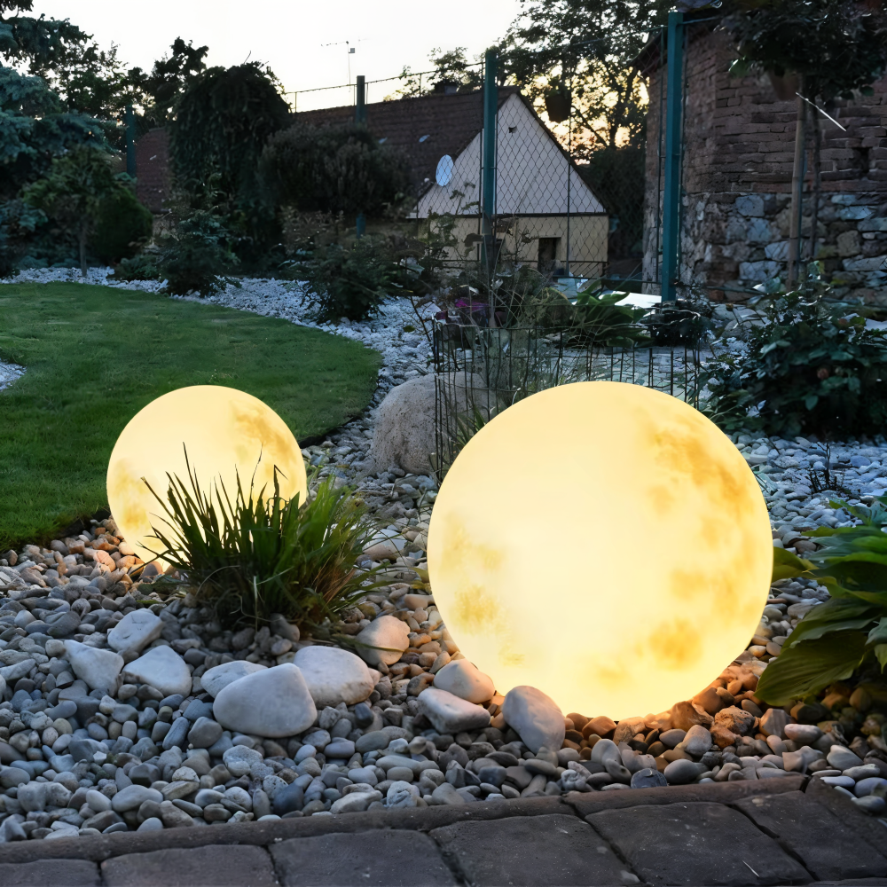 LunaSol Havenes Solcellelampe – Magisk Månedesign til Udendørs Belysning [solcellelamper til haven] 2