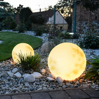 LunaSol Havenes Solcellelampe – Magisk Månedesign til Udendørs Belysning [solcellelamper til haven] 2