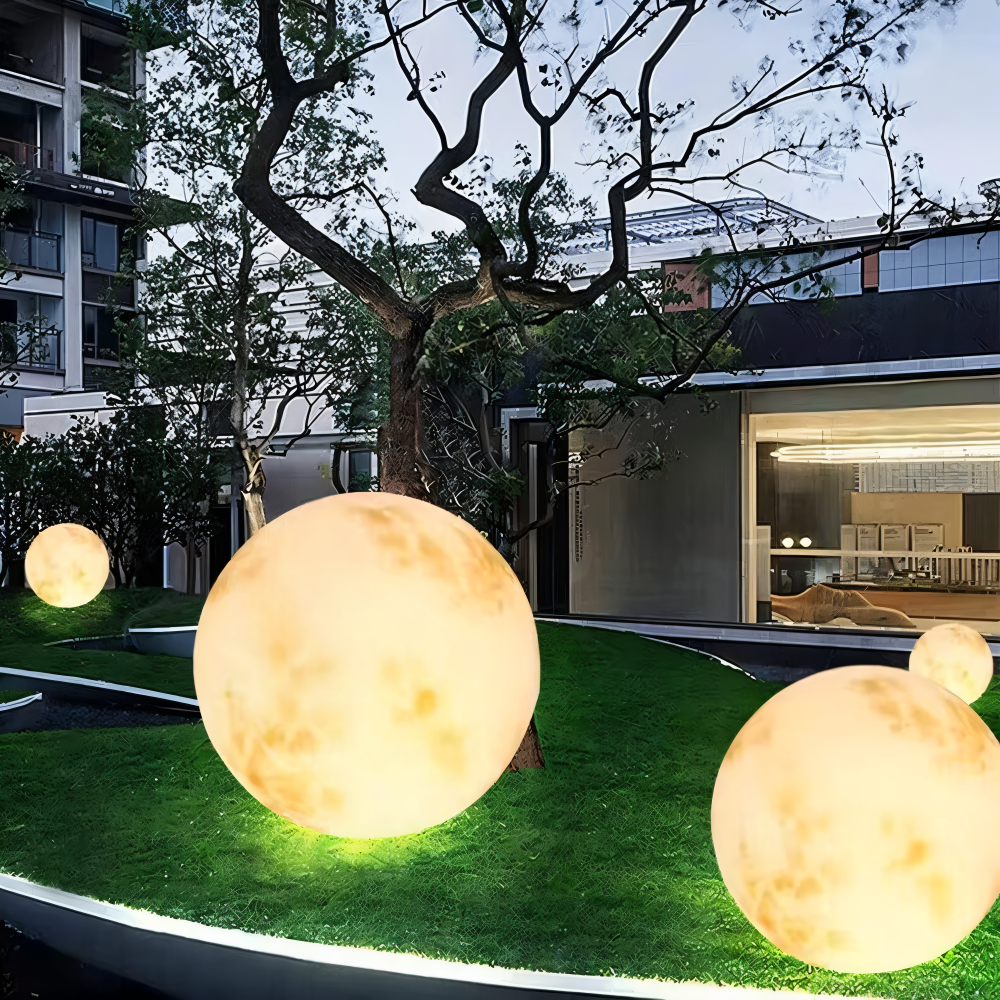 LunaSol Havenes Solcellelampe – Magisk Månedesign til Udendørs Belysning [solcellelamper til haven] 3