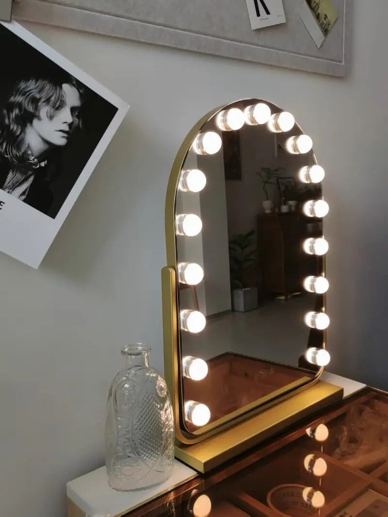 Makeupspejl med lys – Buet LED Spejl med 10x Forstørrelse og Justerbar Lysstyrke til Optimal Makeup Applikation 2