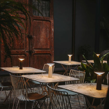 Moderne Bordlampe i Aluminium – Dæmpbar og 360° Drejelig til Indendørs Brug | Minimalistisk Design 4