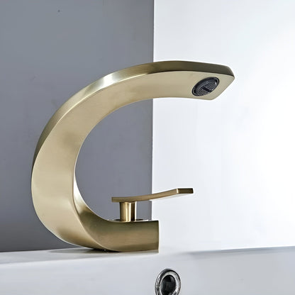 Moderne Håndvaskarmatur i Messing – Elegant Design med Vandfaldstud til Badeværelser 11