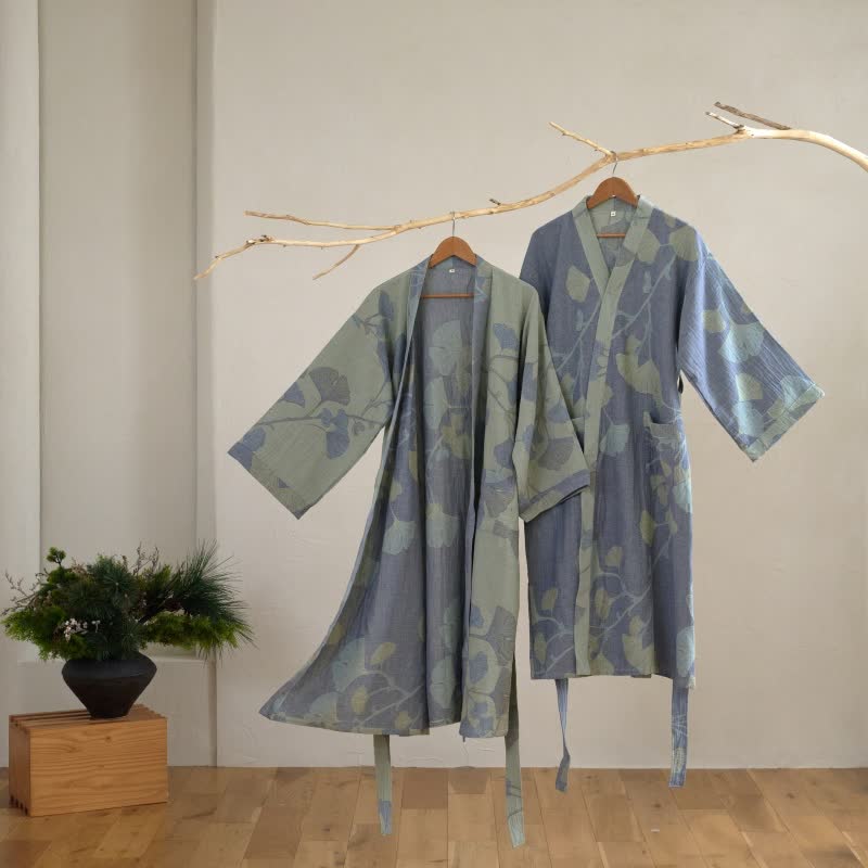 Kimono badekåbe til damer med ginkgomotiv – bagside