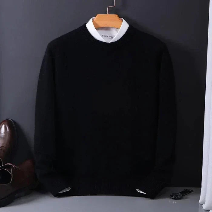 Kashmir bluse med løs pasform i sort – forfra