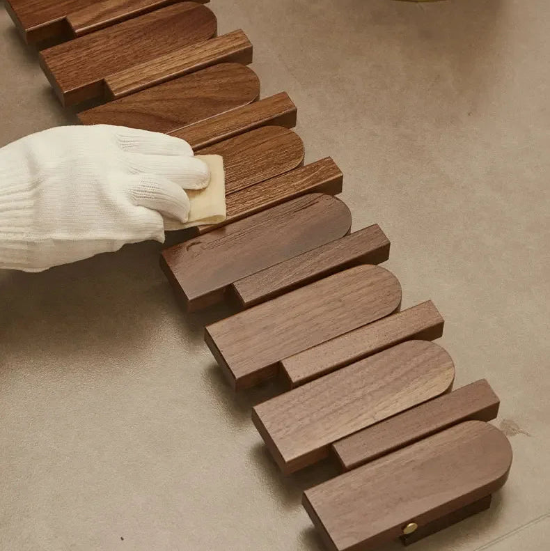 Sammenklappelig Trækrog i Træ – Elegant Vægkrog til Hjemmet med Magnetisk Lås og Nem Installation 6