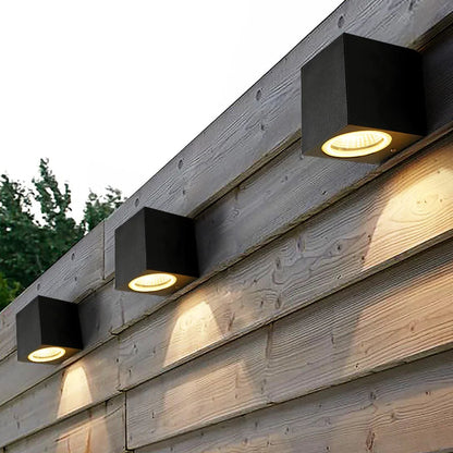 Smarte Seralyn Udendørs Væglampe – Minimalistisk Design, IP65 Vandtæt, Energieffektiv Belysning [udendørs væglampe] 4