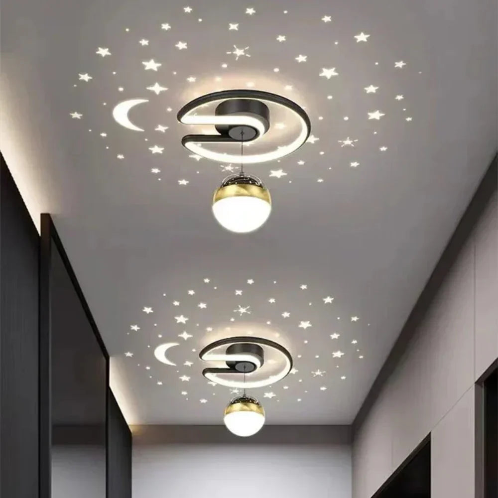 Dæmpbar LED-loftlampe med stjernehimmel-effekt i sort – set forfra