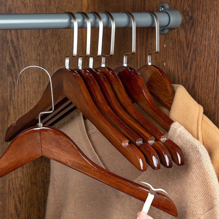 Trætøjsbøjler – Holdbare og Elegante Bøjler til Garderobe, Ideelle til Hjem og Professionelt Brug 7