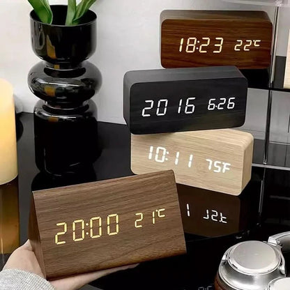 Vækkeur med Lys – Elegant Træeffekt LED Ur med Justerbar Lysstyrke og Temperaturvisning til Dit Hjem 1