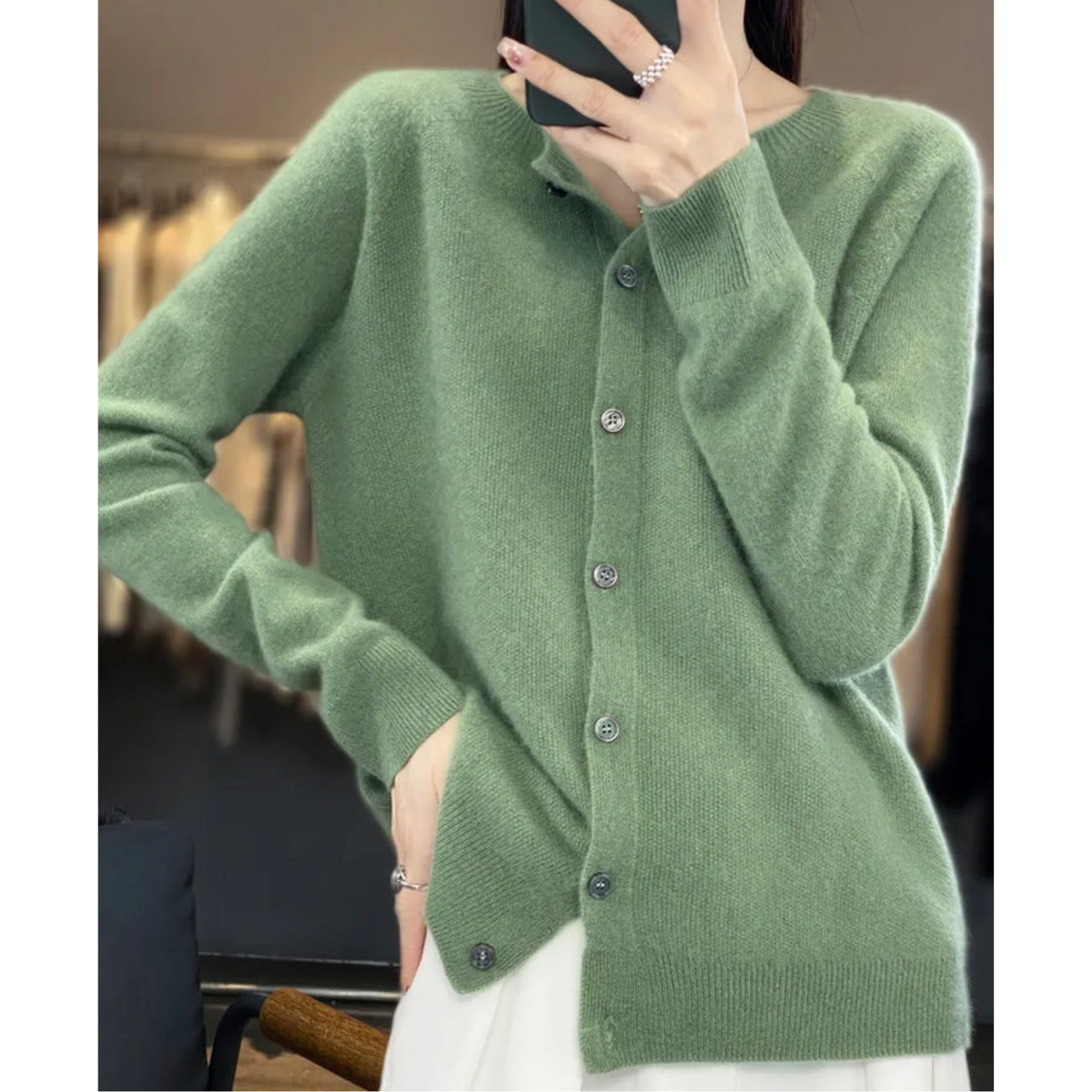 Merinould pullover til damer i klassisk ensfarvet design