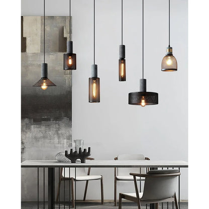 Akselund Pendellampe – Nordisk Vintage Loftlampe i Cement og Metal -