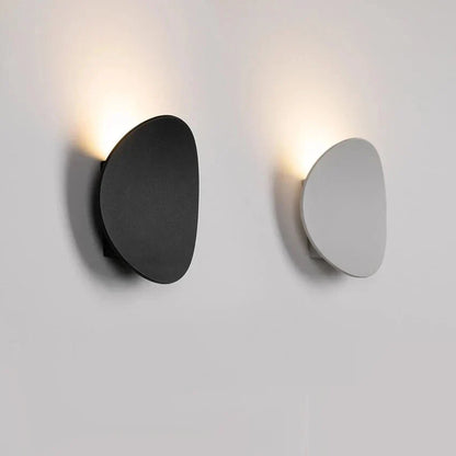 Moderne LED-væglampe i minimalistisk metaldesign