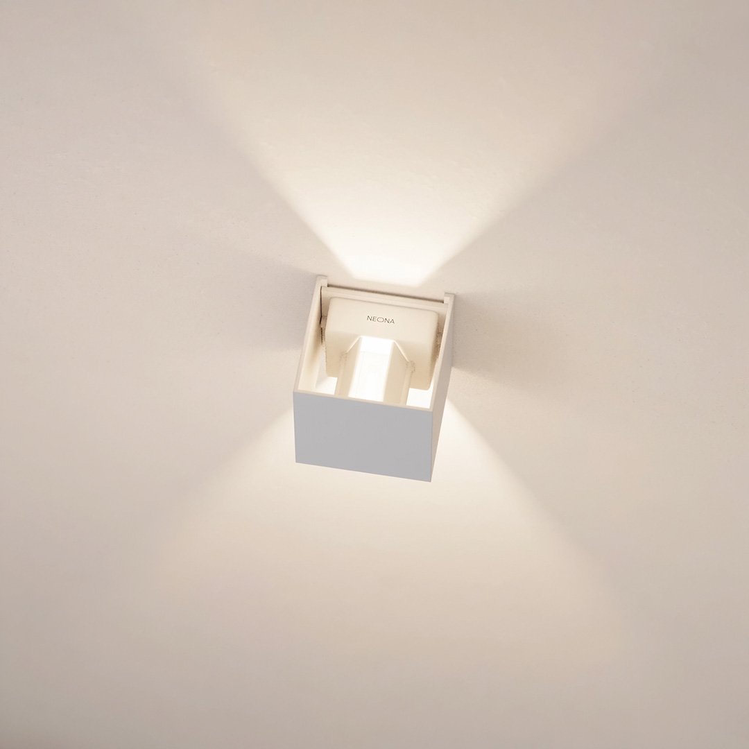 Pakkeindhold og tilbehør til LED-væglampe